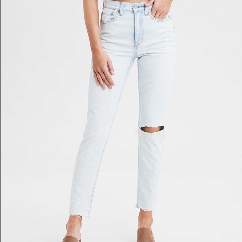 American Eagle mom jean beautiful bleach out Denim distressed 4 regular